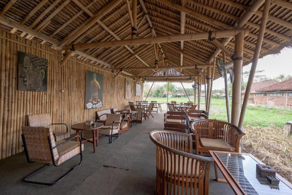 Oyo 2380 Alea Guesthouse Muntilan Exterior photo