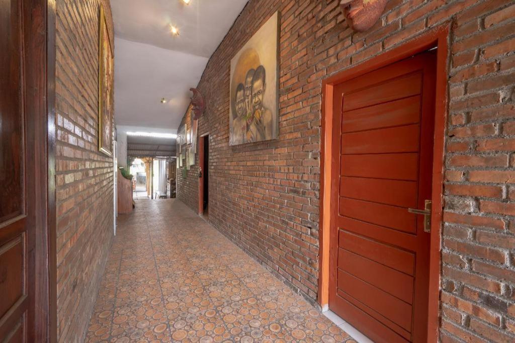 Oyo 2380 Alea Guesthouse Muntilan Exterior photo