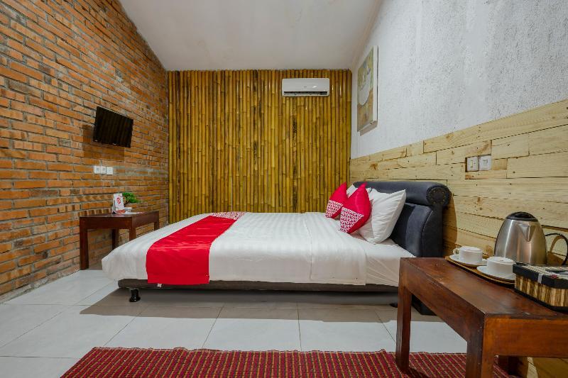 Oyo 2380 Alea Guesthouse Muntilan Exterior photo