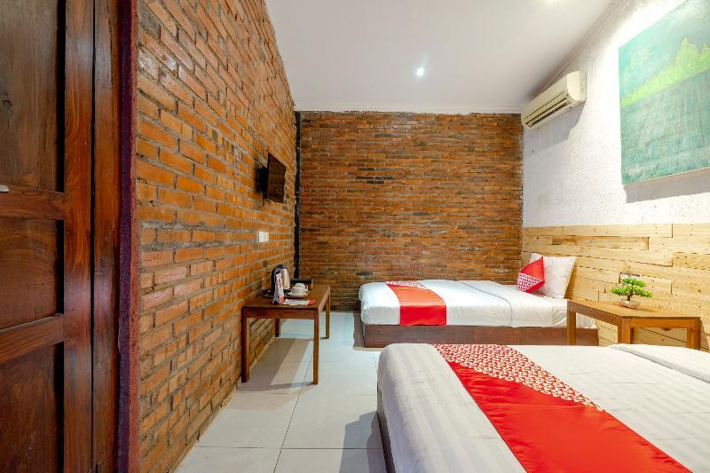 Oyo 2380 Alea Guesthouse Muntilan Exterior photo